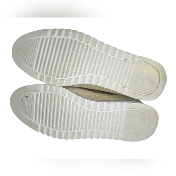 Donald Pliner Finni Metallic Gold Loafer Sneakers, Womens 7.5 - Picture 8 of 8